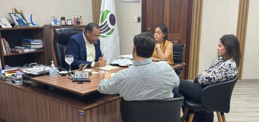 Reunión del director de Pro Consumidor con representantes de Uepa Tickets