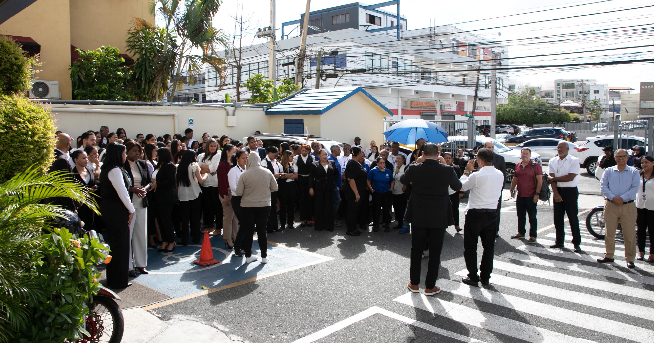 Colaboradores de Pro Consumidor se suma al Simulacro Nacional de Evacuación por Terremoto